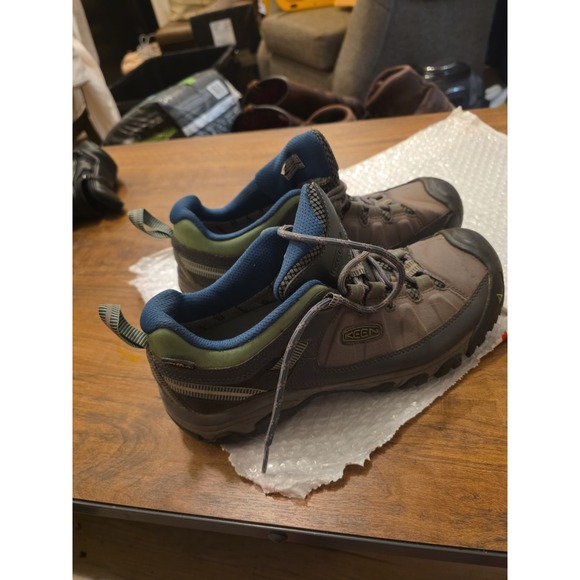 Keen Shoes - Keen Targhee 3 Gray Leather Low Top Hiking Shoes Sneakers Size 9.5 Mens.